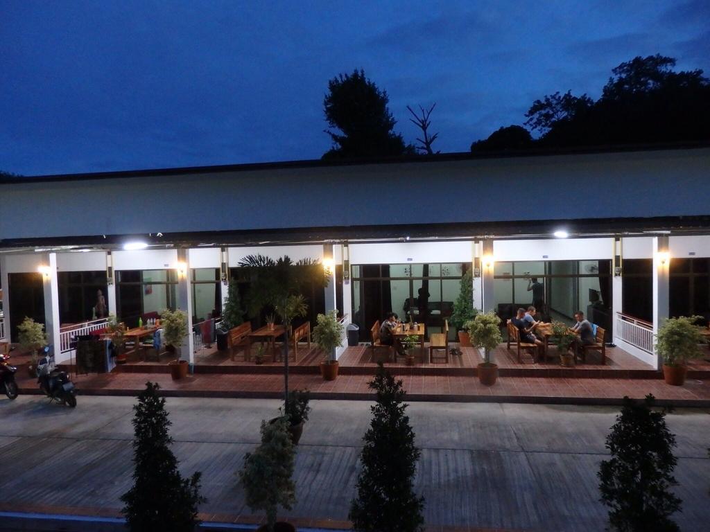 Daisy'S 2 Bedroom Family Home For Up To 5 Guests With Garden & Bbq Koh Samet Екстериор снимка